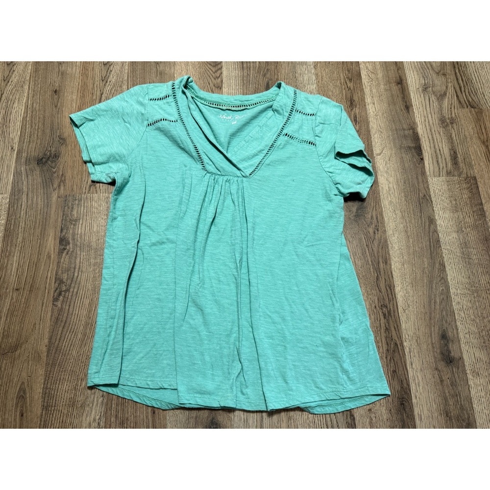 North River Outfitters Shirt, Women's Size Large, Green, V-neck, Short Sleeve